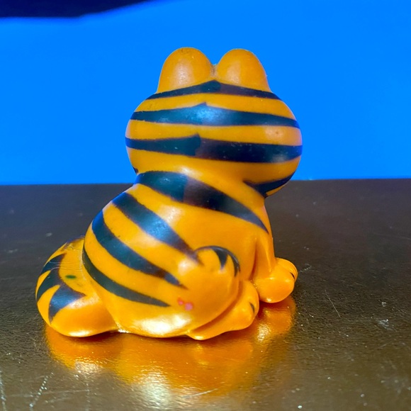 GARFIELD THE CAT VINTAGE 1981 SOLID PVC COLLECTIBLE FIGURE 2” JAPAN - Picture 5 of 11